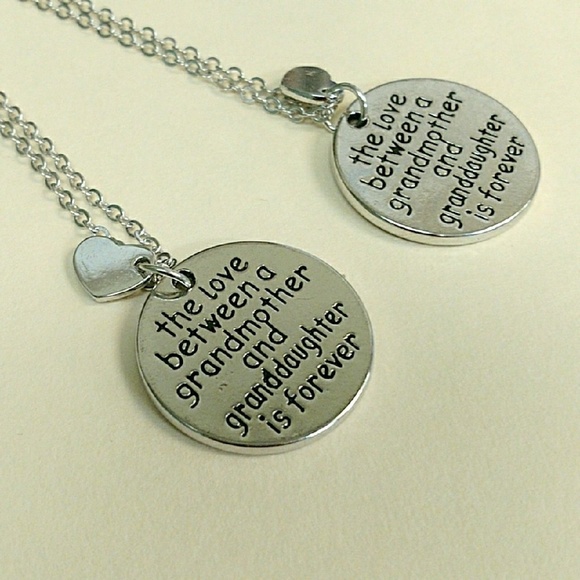 CLOSET CLOSING DISCOUNTED, Set of Grandma/Granddaughter ❤️love ❤️necklace set - Picture 1 of 4
